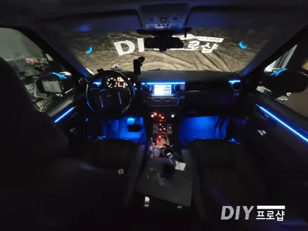 랜드로버 디스커버리4  DMX엠비언트 라이트 무드등 풋등 시공 대구다이프로샵 대전 경북 경남 부산 울산 / 대구 남산동