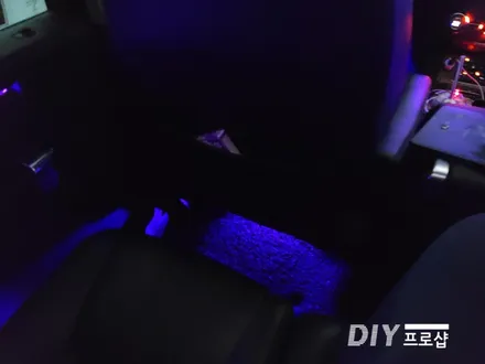 랜드로버 디스커버리4  DMX엠비언트 라이트 무드등 풋등 시공 대구다이프로샵 대전 경북 경남 부산 울산 / 대구 남산동