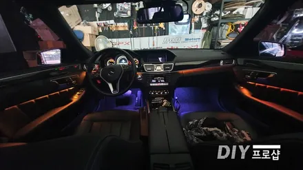 벤츠 E클래스 W212 E300 엠비언트 라이트 무드등 광량업그레이드  RGB 풋등 시공 대구 다이프로샵 KC인증( 대구 부산 포천 광주 남양주 용인 거제) / 대구 남산동