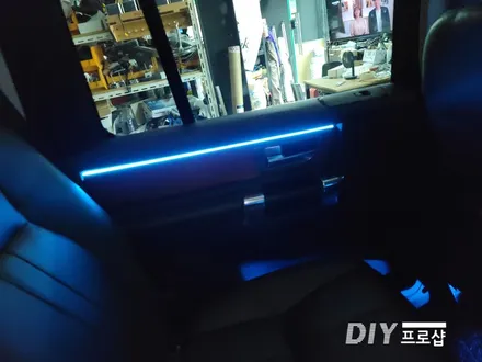 랜드로버 디스커버리4  DMX엠비언트 라이트 무드등 풋등 시공 대구다이프로샵 대전 경북 경남 부산 울산 / 대구 남산동