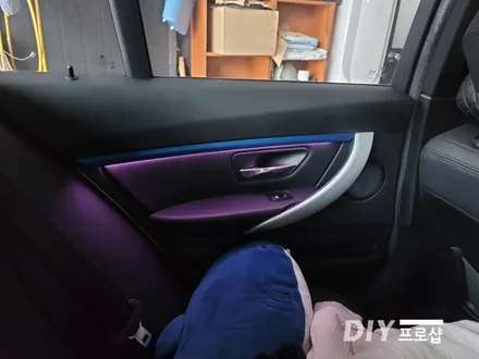 BMW 320D 엠비언트 라이트 무드등 풋등 시공 대구 다이프로샵 대전 경북 경남 부산 울산 / 대구 남산동