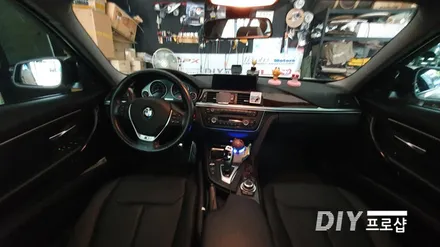 BMW 320D F30 스마트 엠비언트 라이트 무드등 RGB풋등 시공 대구 다이프로샵 / 대구 남산동