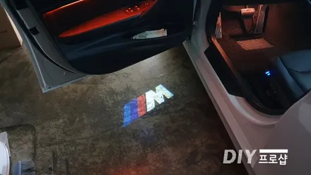 BMW 320D 모델 도어로고램프 고스트램프 도어스팟 장착 대구 다이프로샵 / 대구 남산동