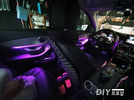 벤츠 W205 C220 C클래스 엠비언트 라이트 무드등 RGB 가변 풋등 DIY 프로샵 / 대구 남산동