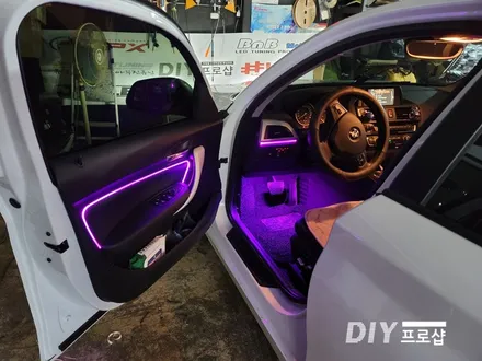 BMW 118D 순정 엠비언트 라이트 무드등 업그레이드 풋등 시공 대구 다이프로샵 / 대구 남산동