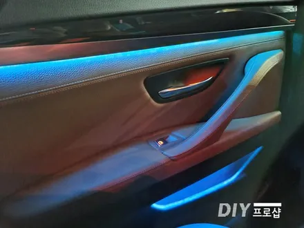 BMW F10 520D 엠비언트 라이트 무드등 풋등 시공 대구 다이프로샵 / 대구 남산동