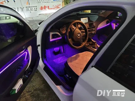 BMW 118D 순정 엠비언트 라이트 무드등 업그레이드 풋등 시공 대구 다이프로샵 / 대구 남산동