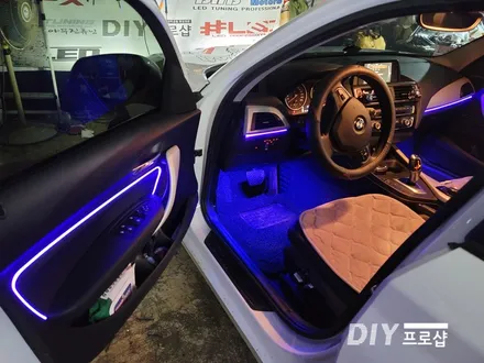 BMW 118D 순정 엠비언트 라이트 무드등 업그레이드 풋등 시공 대구 다이프로샵 / 대구 남산동