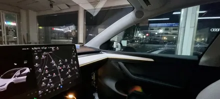 테슬라모델Y 엠비언트장착 부산바이지츠 사상구에서 장착 / 부산 사상구