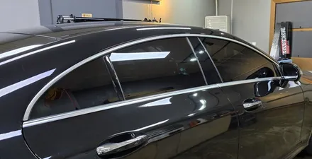 수입차썬팅 대구썬팅 벤츠 CLS400D 글라루스 에디션R 최고급 열차단필름 & 아이나비 QXD1플러스 블랙박스 그리고 케어셀 보조배터리 장착!