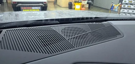 BMW G60 5시리즈 밋밋한 사운드 극복으로 AVI BM100 프론트 & 센터 스피커튜닝!