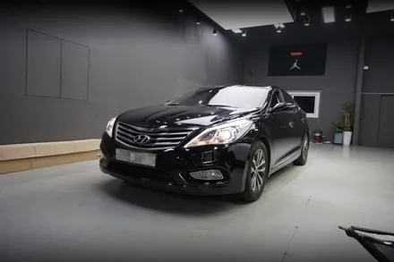 그랜저hg 오토홀드  사용을 위해서 전자파킹 (EPB) 시공합니다.