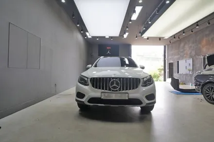 벤츠 GLC350e 카플레이 , 송풍구 엠비언트 (64색 업그레이드), 부메스터 스피커 시공