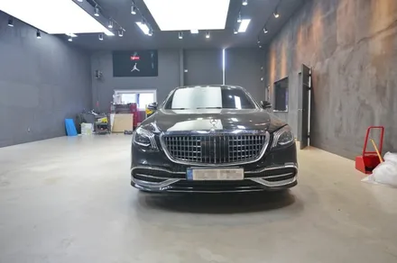 벤츠 S550 (W222) - 마이바흐 개조된 차량 송풍구 엠비언트, 부메스터 스피커 시공