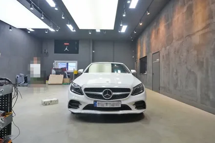 벤츠 C200 카브리올레 - 송풍구 엠비언트 시공하고 분위기 업!