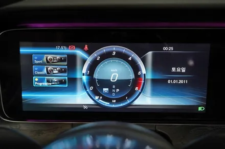 벤츠 E220D 카브리올레 - 와이드콕핏 디지털 계기판 교체