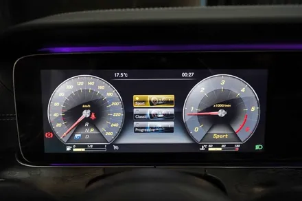 벤츠 E220D 카브리올레 - 와이드콕핏 디지털 계기판 교체