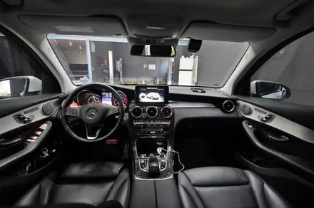 벤츠 GLC350e 카플레이 , 송풍구 엠비언트 (64색 업그레이드), 부메스터 스피커 시공