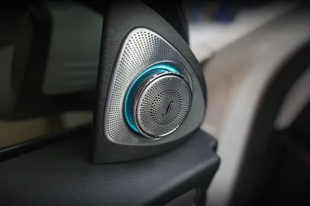 벤츠GLC220D , 송풍구 엠비언트 + 3D부메스터 스피커 & 12.3인치 모니터 교체와 안드로이드 네비매립