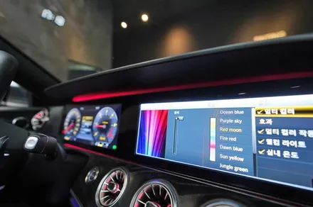 벤츠 E220D 카브리올레 - 와이드콕핏 디지털 계기판 교체