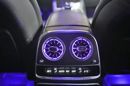 벤츠 S550 (W222) - 마이바흐 개조된 차량 송풍구 엠비언트, 부메스터 스피커 시공