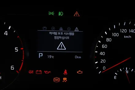 올뉴k7 16년식 디젤 - 2018년식 HDA 기능을 포함한 드라이브와이즈 , 전동트렁크 시공..