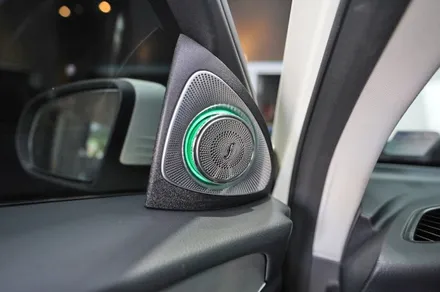 벤츠 GLC350e 카플레이 , 송풍구 엠비언트 (64색 업그레이드), 부메스터 스피커 시공