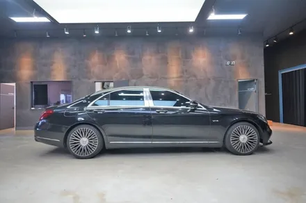 벤츠 S550 (W222) - 마이바흐 개조된 차량 송풍구 엠비언트, 부메스터 스피커 시공