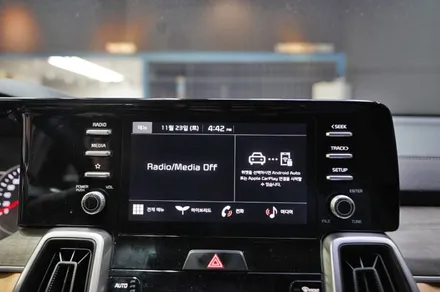 쏘렌토MQ4 순정내비 없는 차량에 순정 어라운드뷰 시공 , HUD, 블랙박스 ,에프터블로우..