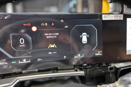 신형 쏘렌토MQ4 하이브리드 순정 어라운드뷰, 원격 자동주차, 후측방모니터 순정옵션 시공..!!