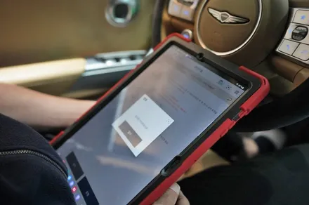 GV60 어라운드뷰 , 자동주차 RSPA, 헤드업 HUD 전부 순정부품 시공 ..