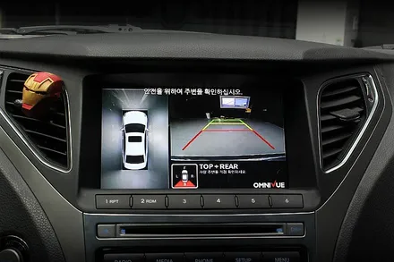 그랜져HG 2015년식- 네비매립 , 옴니뷰 어라운드뷰, 순정HID 헤드램프 시공..