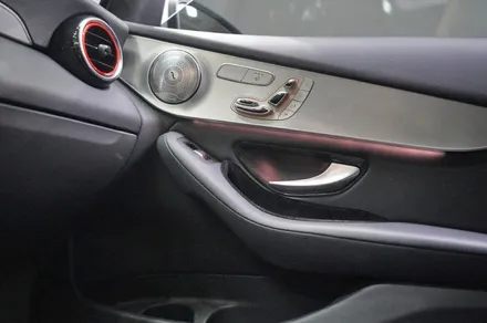 벤츠 GLC350e 카플레이 , 송풍구 엠비언트 (64색 업그레이드), 부메스터 스피커 시공