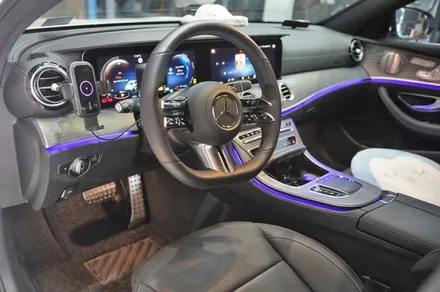 W213 벤츠E350 송풍구 엠비언트 , 부메스터 스피커는 국룰..