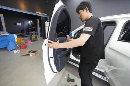 벤츠 GLC350e 카플레이 , 송풍구 엠비언트 (64색 업그레이드), 부메스터 스피커 시공