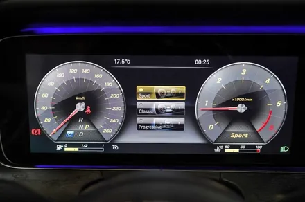 벤츠 E220D 카브리올레 - 와이드콕핏 디지털 계기판 교체