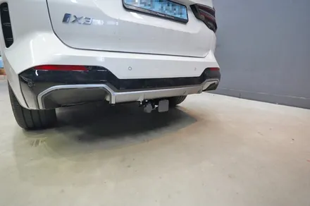 BMW IX3 히치타입 견인고리 시공