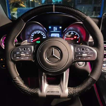 벤츠 w205 C클래스 실내 인테리어 개조 !! 신형핸들 64색엠비언트 순정형 , amg 정품핸들 레트로핏 시공