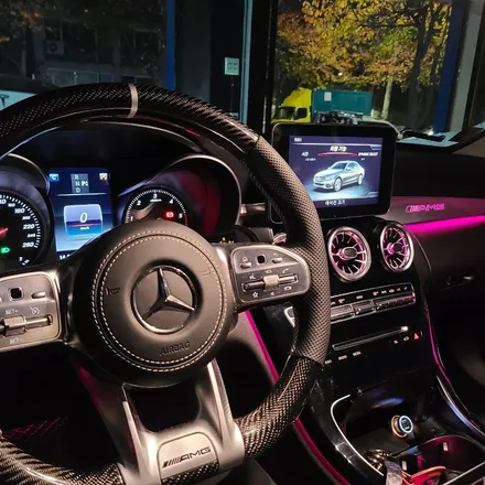 벤츠 w205 C클래스 실내 인테리어 개조 !! 신형핸들 64색엠비언트 순정형 , amg 정품핸들 레트로핏 시공