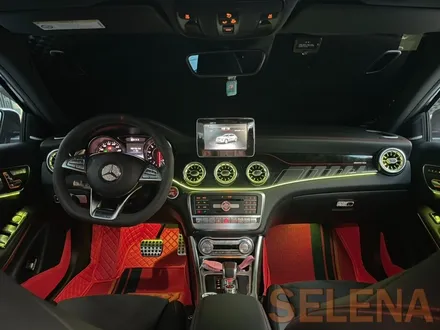 벤츠 a클래스 필수튜닝!!! W176 a45amg 실내 송풍구 엠비언트 12색 풋등 도어4개  전체세트 - 서울 목동 셀레나모터스
