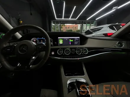 벤츠 후기형 s63amg 필수 튜닝 송풍구엠비언트 3d전동트위터부메스터 스피커 ( 실내가죽 베이지 찰떡궁합 )