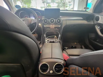 w205 c클래스 세단 64색엠비언트 기본 풀 패키지 , 시트 엠비라이트 , 미드부메스터 , 조수석가니쉬