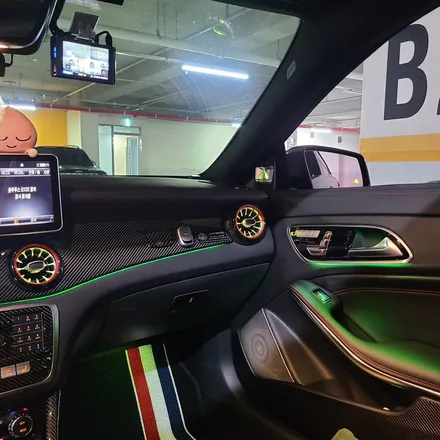 벤츠 w176 - A클래스 cla45amg  터빈형엠비언트 송풍구 개조 안드로이드오토 최신형 컨버전 신형개조 신형핸들