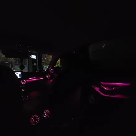 벤츠 w205 C클래스 실내 인테리어 개조 !! 신형핸들 64색엠비언트 순정형 , amg 정품핸들 레트로핏 시공