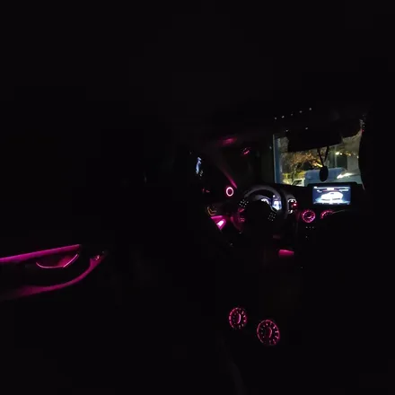 벤츠 w205 C클래스 실내 인테리어 개조 !! 신형핸들 64색엠비언트 순정형 , amg 정품핸들 레트로핏 시공