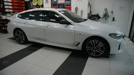 <광주 블랙박스 시공>BMW 6GT 아이나비 QXD1플러스 + 커넥티드 +보조배터리 에코 파워 팩 S12시공