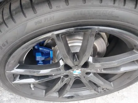 대구 캘리퍼도색 bmw320 에스휠복원 전문점에서 블루와 엠스티커 부착~ / 대구 북구 태전동
