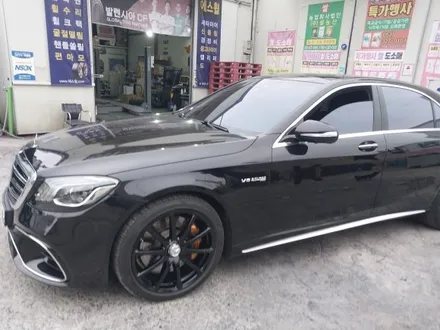 #대구캘리퍼도색 벤츠 S63 AMG  골드오렌지도색  및 휠블랙 도색이 아주 깔끔하게 대구 에스휠 에서 깔끔하게 작업하였습니다. / 대구 북구 태전동