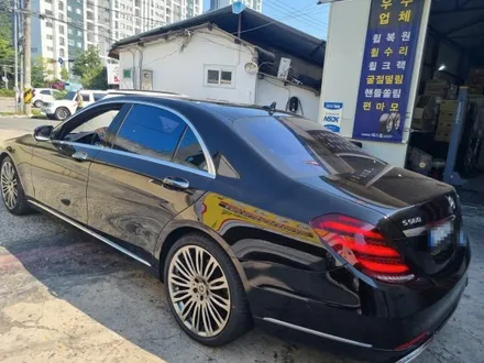 휠\