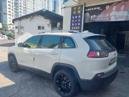#휠 (대구휠복원) jeep 순정 17인치 블랙유광도색및  225 60 17 HP71 신품 교환 대구 에스휠. / 대구 북구 태전동